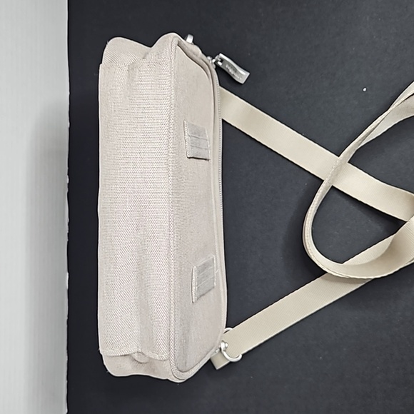 BAGGALLINI RFID FESTIVAL BAG STERLING SHIMMER - Picture 5 of 8